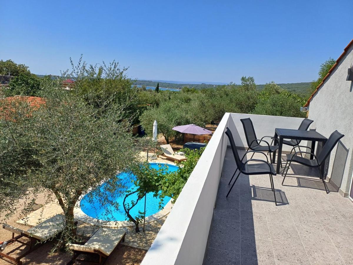 Holiday House Pulina Punat Exterior photo